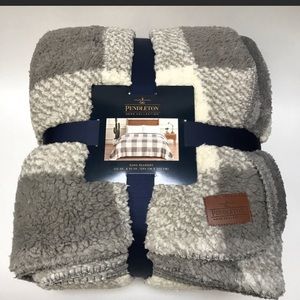 COPY - New king Pendleton Sherpa blanket